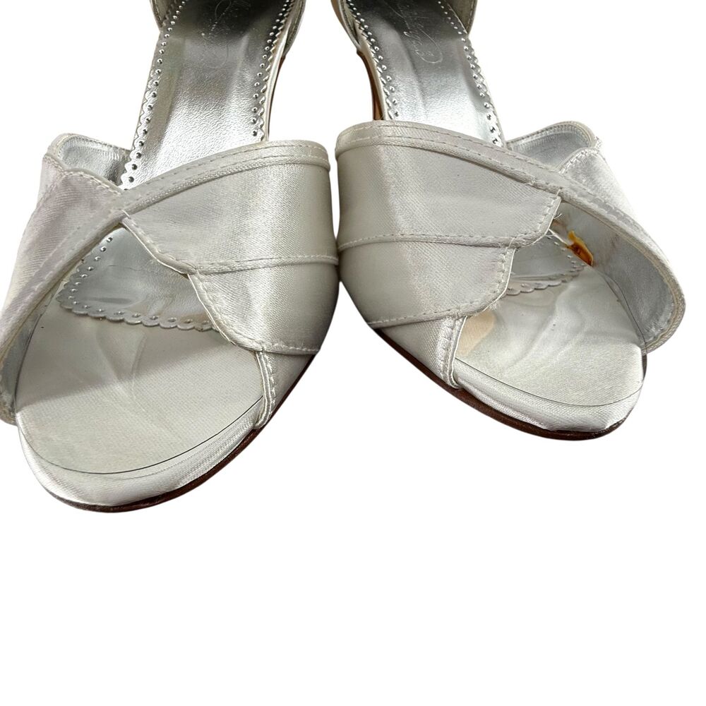 Michelangelo Shellie Satin Heels 9M White Peep Toe Dyeable Pumps Davis'd Bridal - Picture 6 of 14